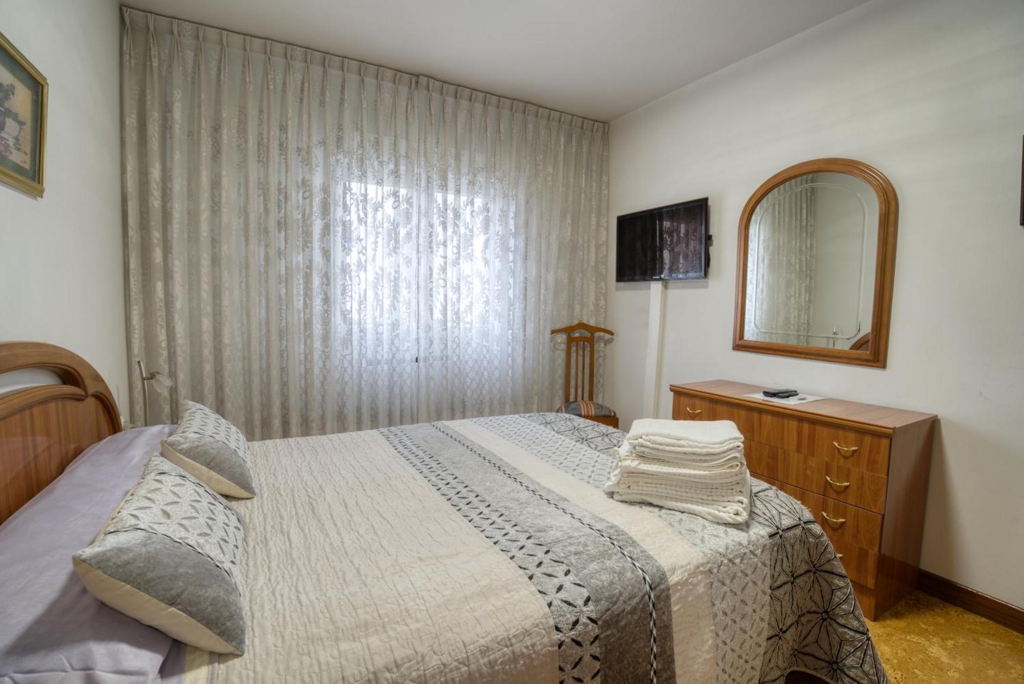 Apartamento Muy Amplio, Con Wifi Y A 12 Minutos Del Centro Gijón Exterior foto